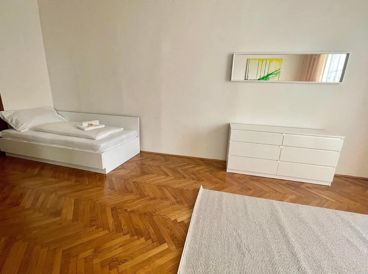 Apartment Zum Schlossberg - Top 1 Self Check-In Graz Luaran gambar